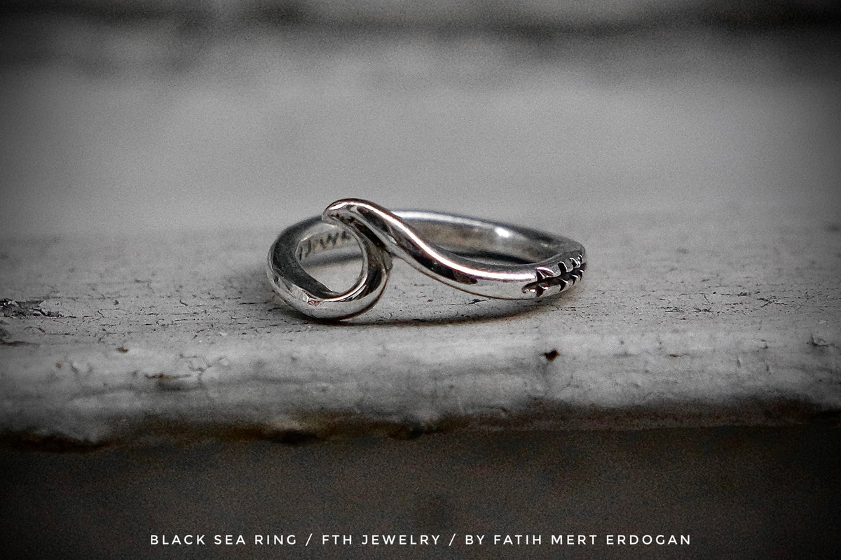Black sea ring silver